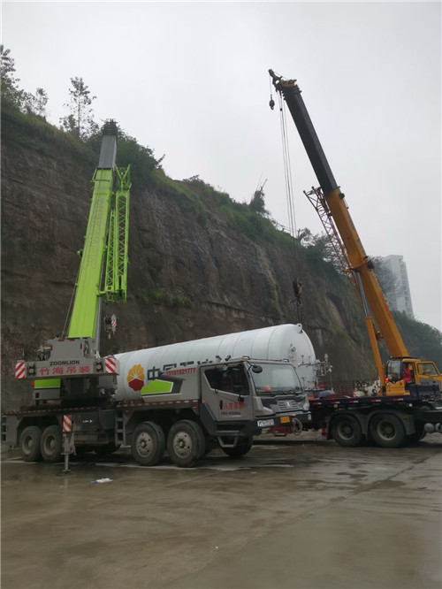 兴义市“不怕风雨冻”—— 吊车的 “恶劣环境适应” 技术