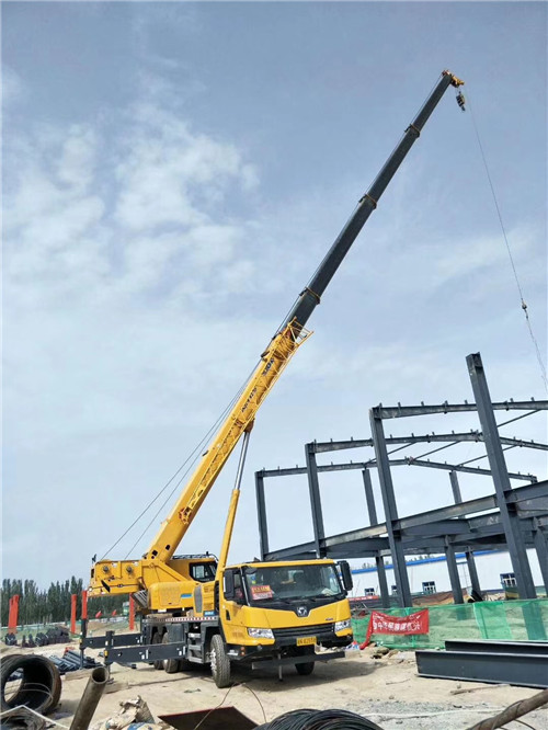 兴义市超高层建筑钢结构吊装案例